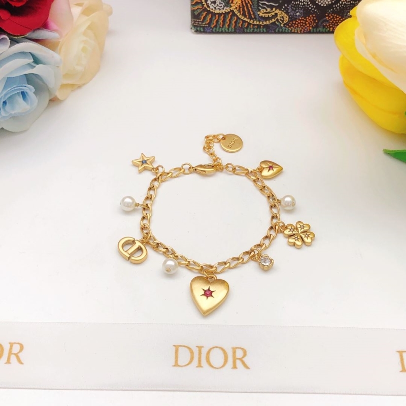 chr1st1an D10r bracelets